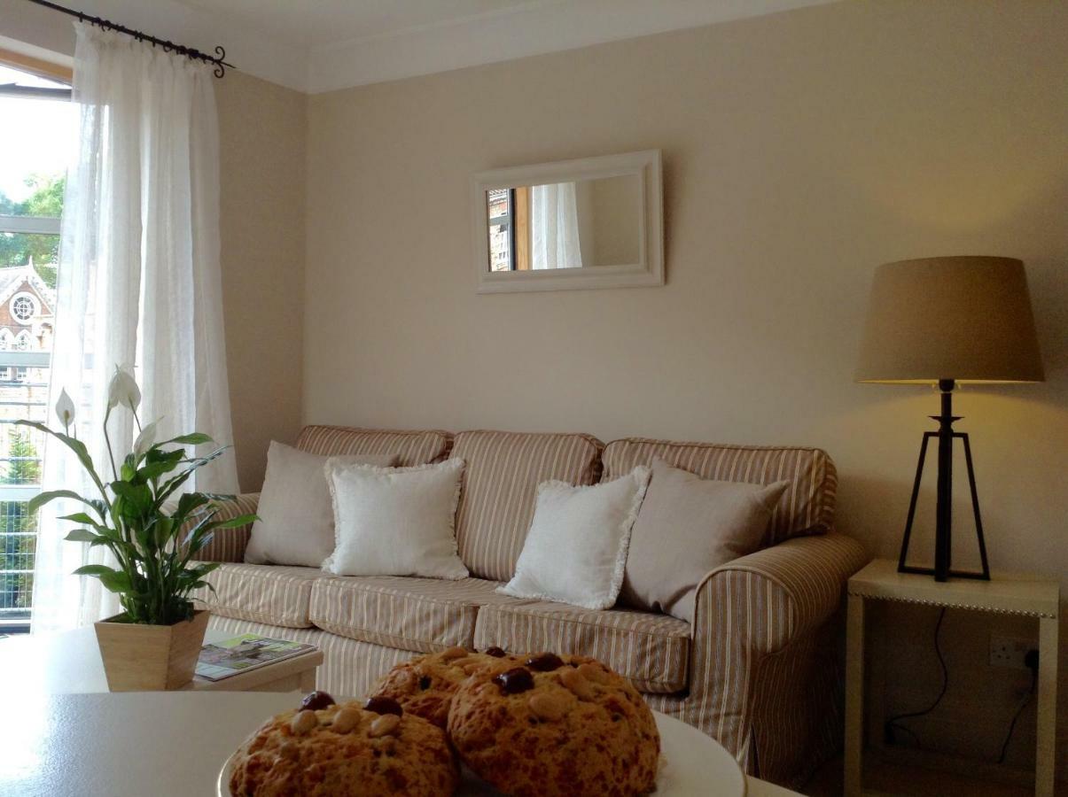 Apartment 12 Emperors Wharf *