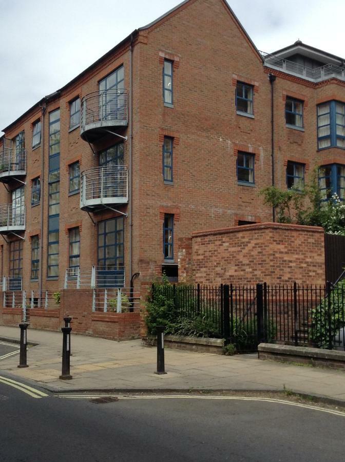 12 Emperors Wharf